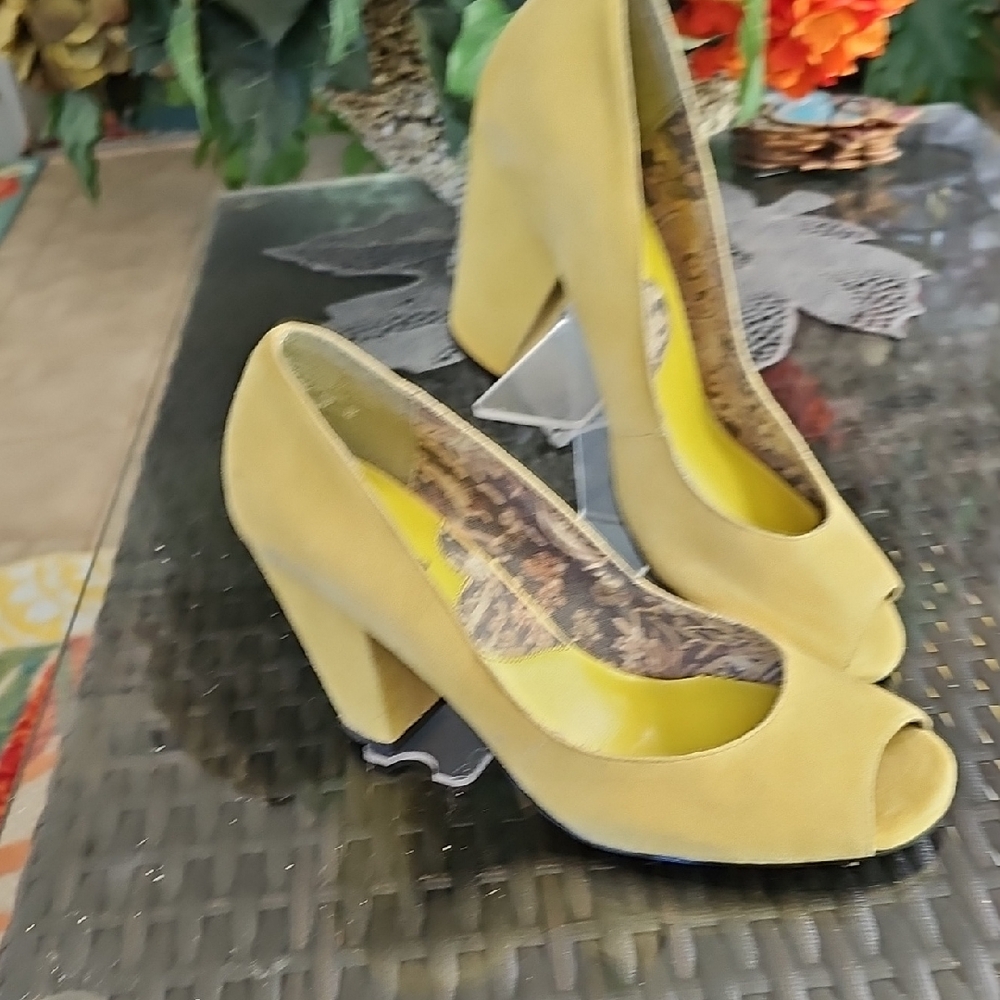 Soho Mustard Peep-Toe Heels